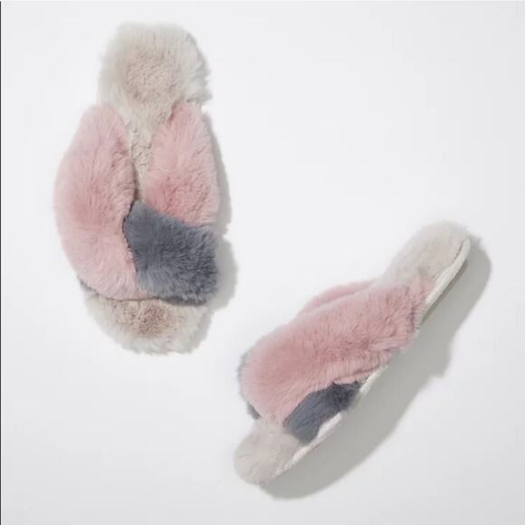 Loft Criss Cross Faux Fur Fuzzy Slippers New With Tags NWT Women's Large 9-10 - Picture 1 of 9